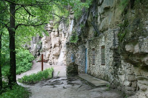 Скальный монастырь XIV-XV веков
